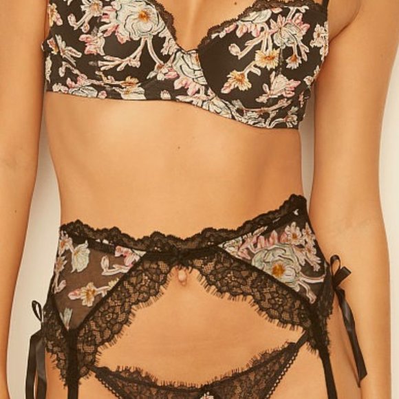 Victoria\'s Secret Spring Floral GARTER BELT TIKTOK VIRAL - SET